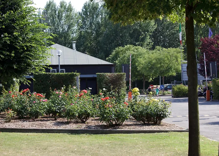 Club Del Sole Easy Village بولونيا